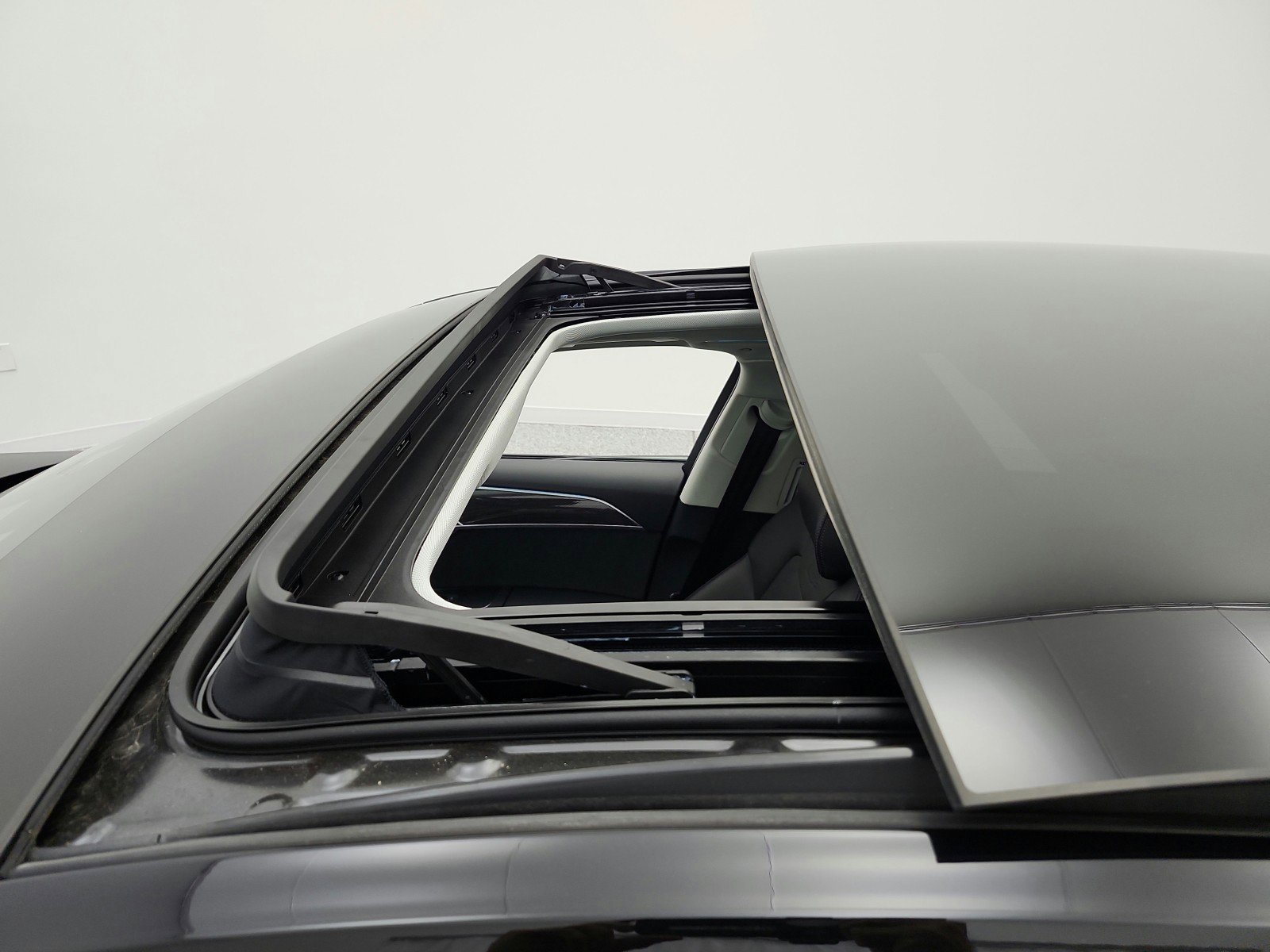 Used 2022 Audi S8 image 11