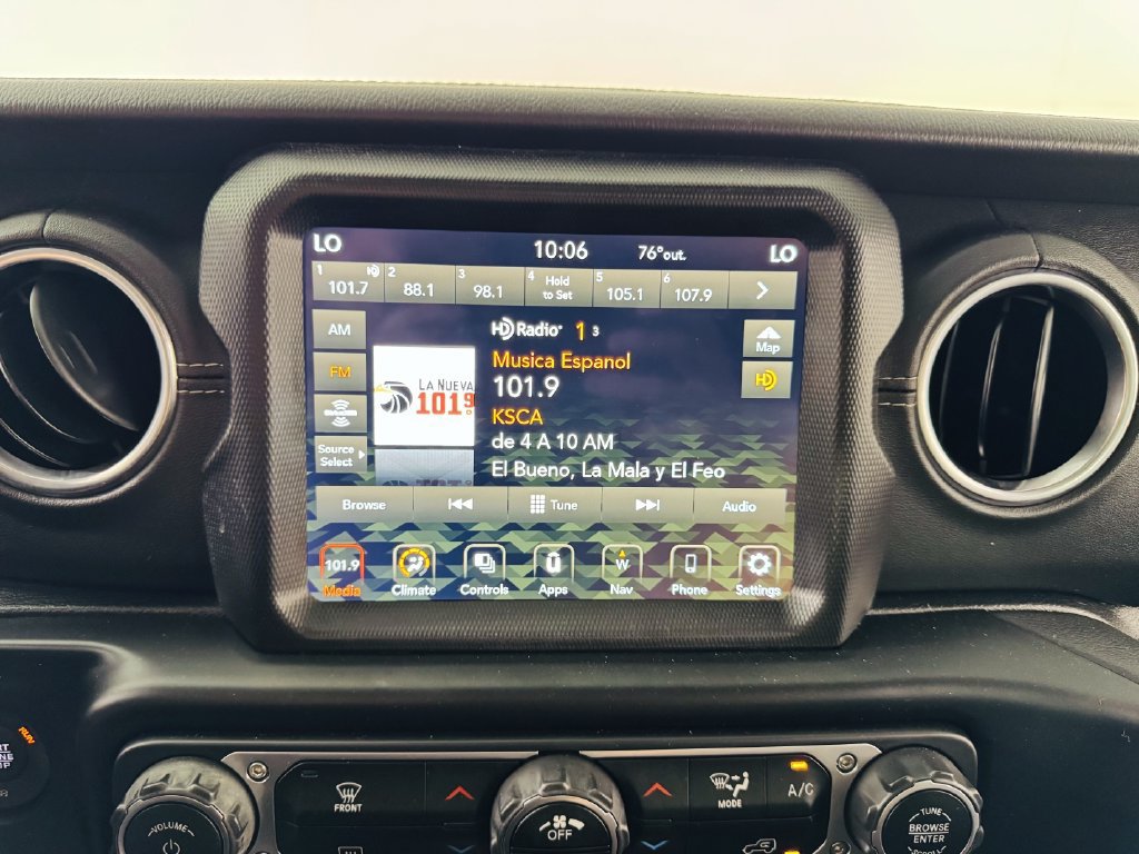 Used 2021 Jeep Wrangler Unlimited Sahara AWD/4WD image 15