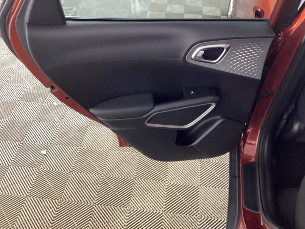 Used 2021 Kia Soul LX image 13