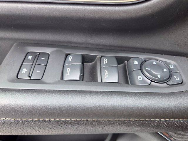 Used 2024 GMC Yukon XL SLT w/ SLT Premium Package AWD/4WD image 27