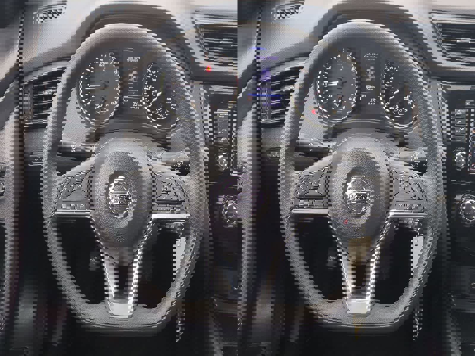 Used 2018 Nissan Rogue S AWD/4WD image 21