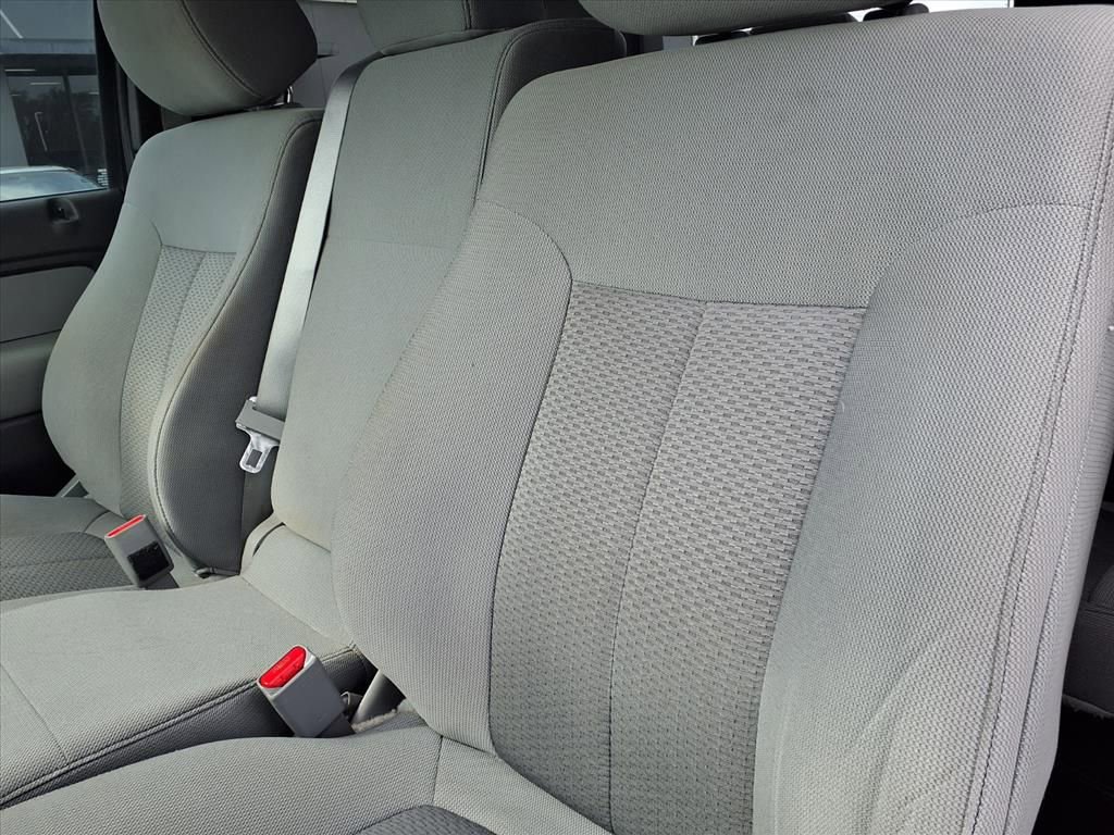 Used 2013 Ford F150 XLT w/ Mid Equipment Group image 7