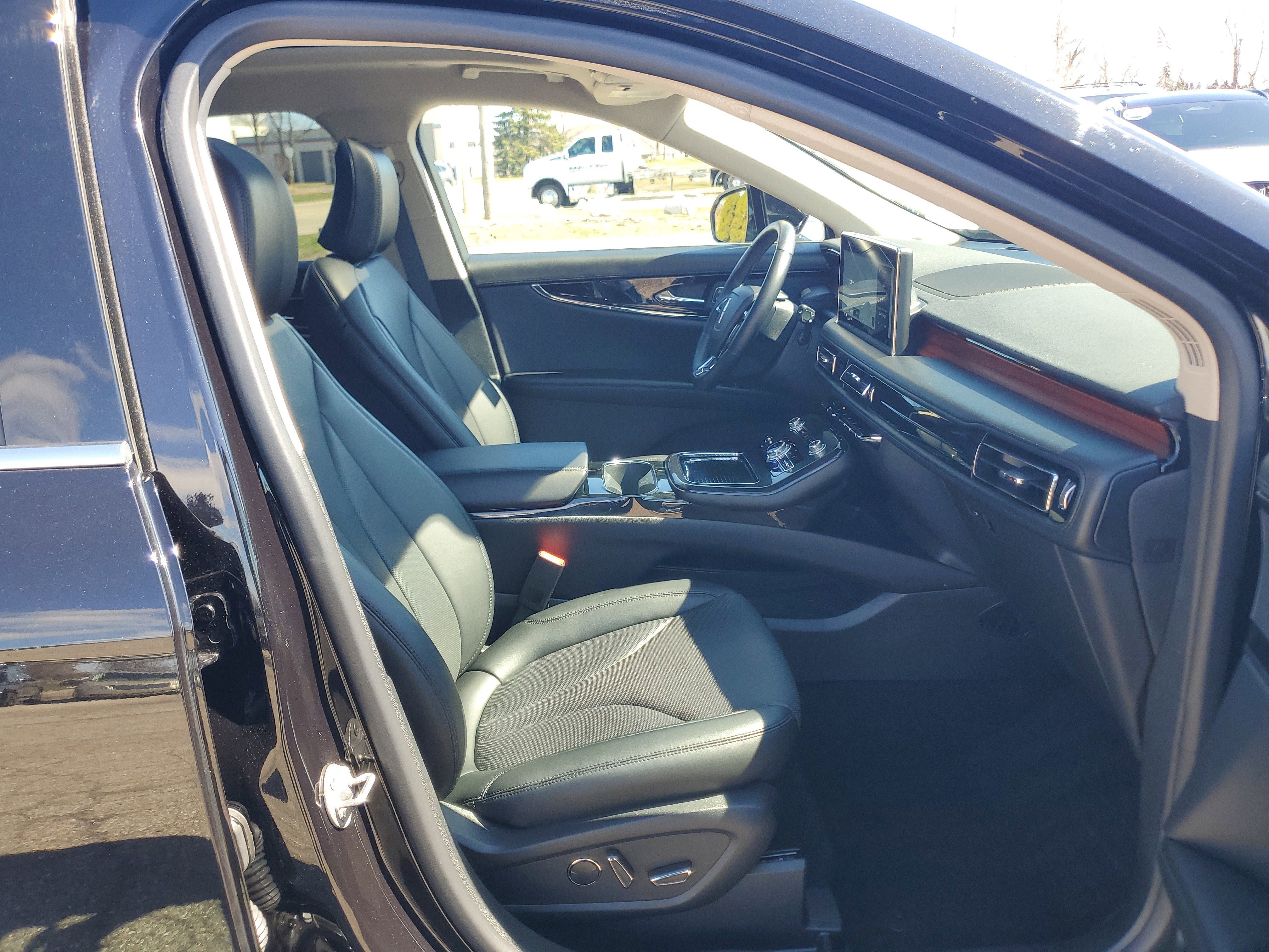 Certified 2023 Lincoln Nautilus Reserve AWD/4WD image 9