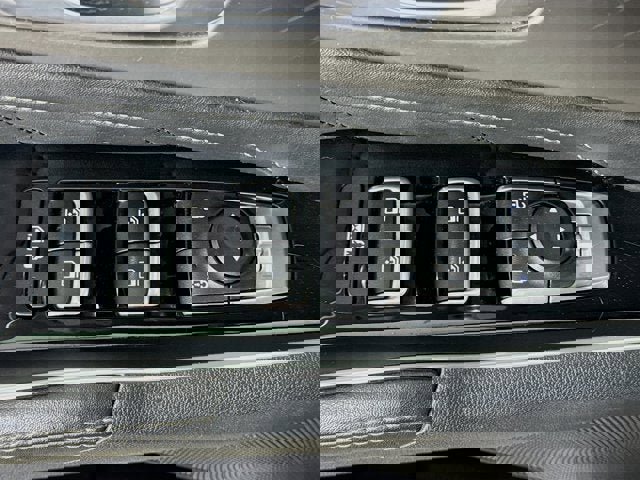 Certified 2022 Kia Sorento SX image 18