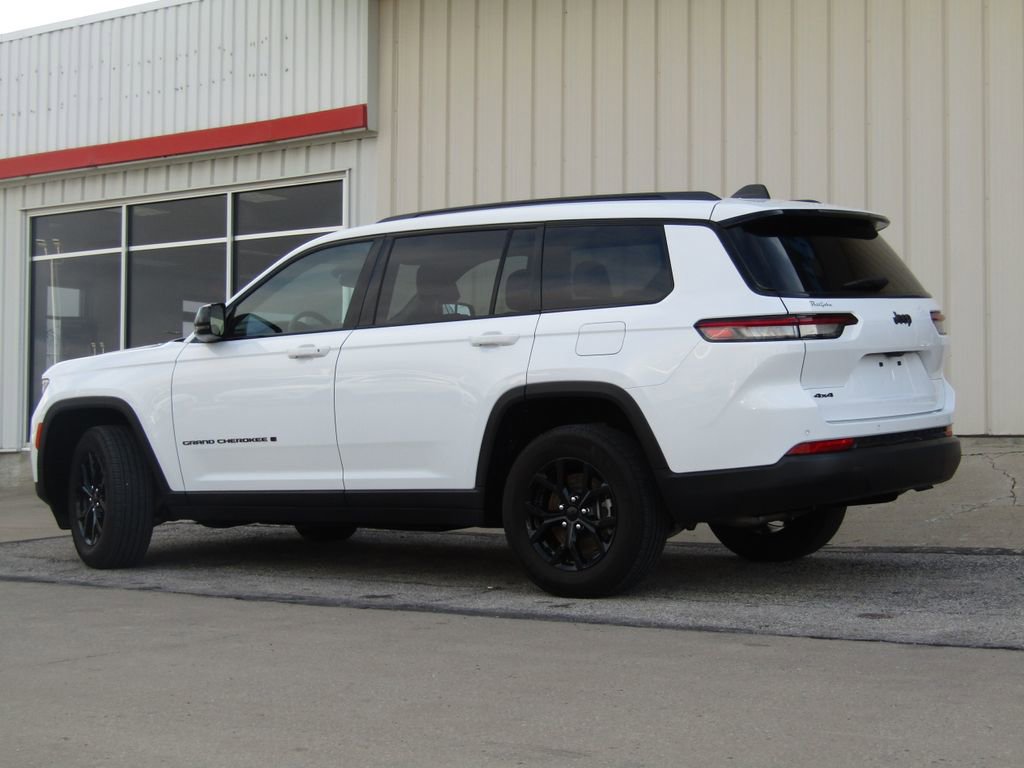 Used 2024 Jeep Grand Cherokee L Laredo image 10