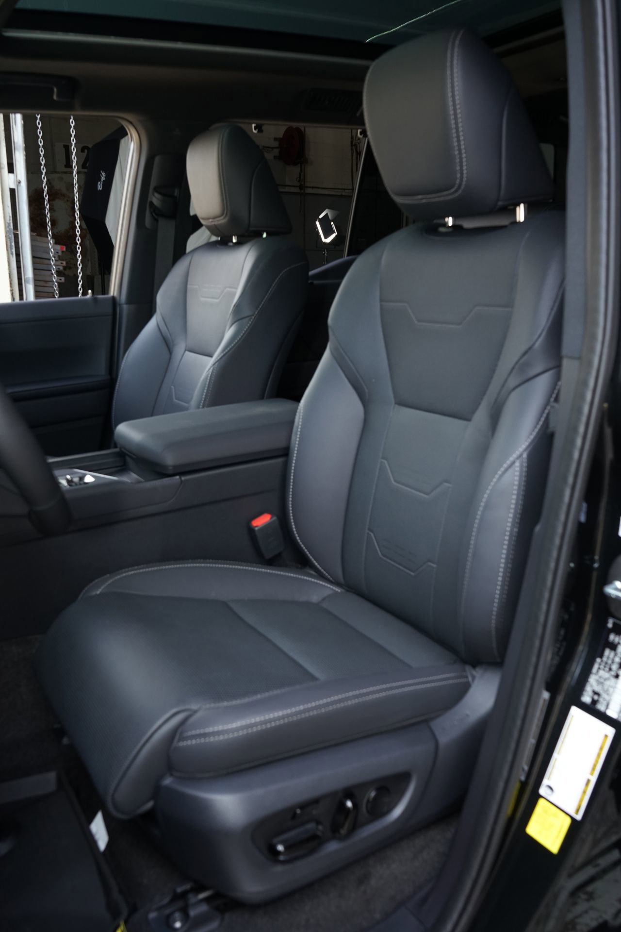 Used 2026 Lexus GX 550 w/ Cold Area Package AWD/4WD image 9