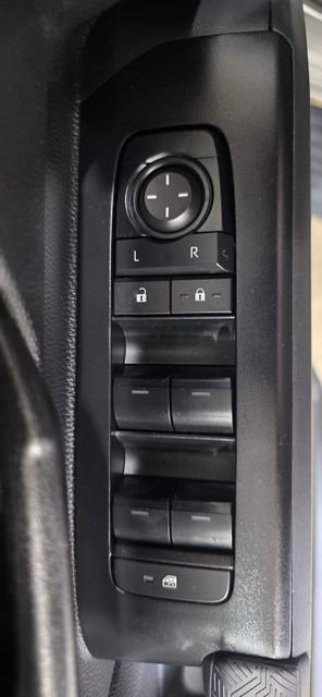 Used 2024 Toyota Tacoma SR image 13