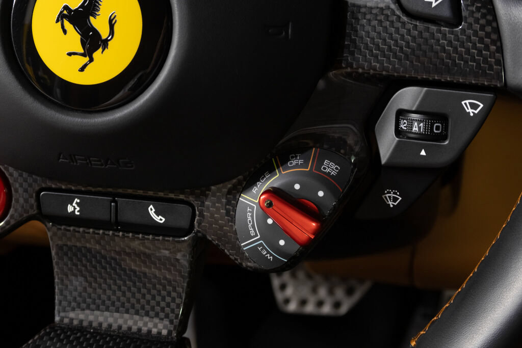 Used 2019 Ferrari 812 Superfast RWD image 32
