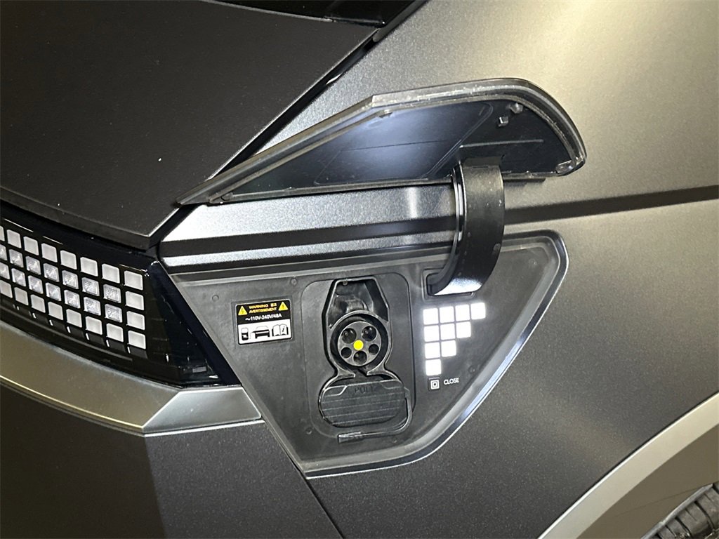 Used 2023 Hyundai Ioniq 5 Limited image 19