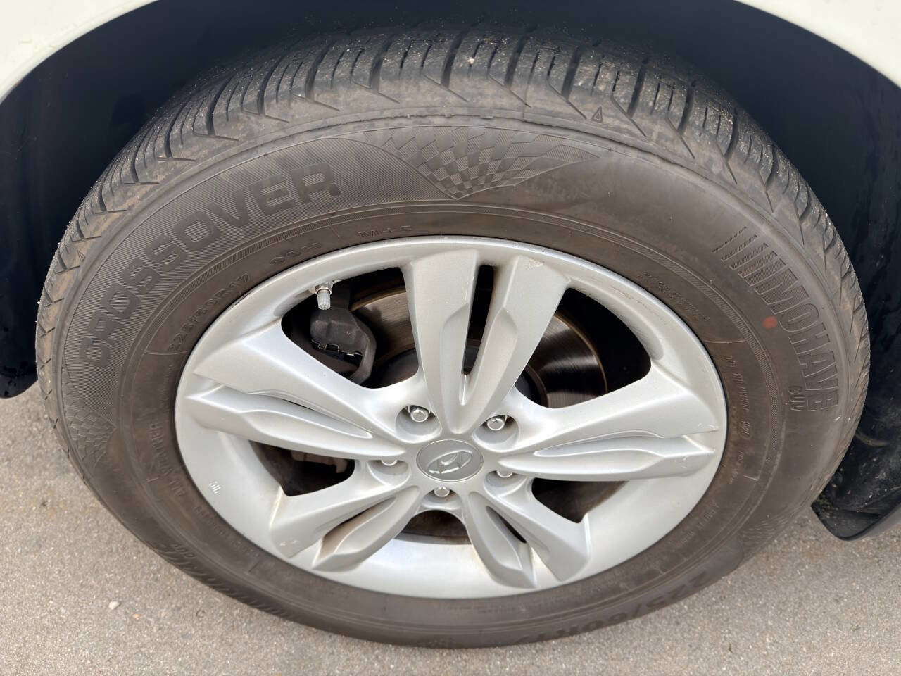 Used 2011 Hyundai Tucson GLS image 9