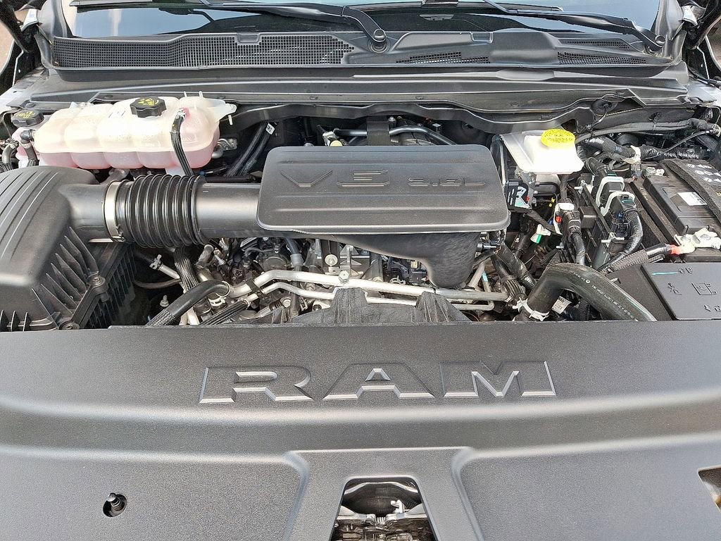 Used 2025 RAM 1500 Big Horn RWD image 29