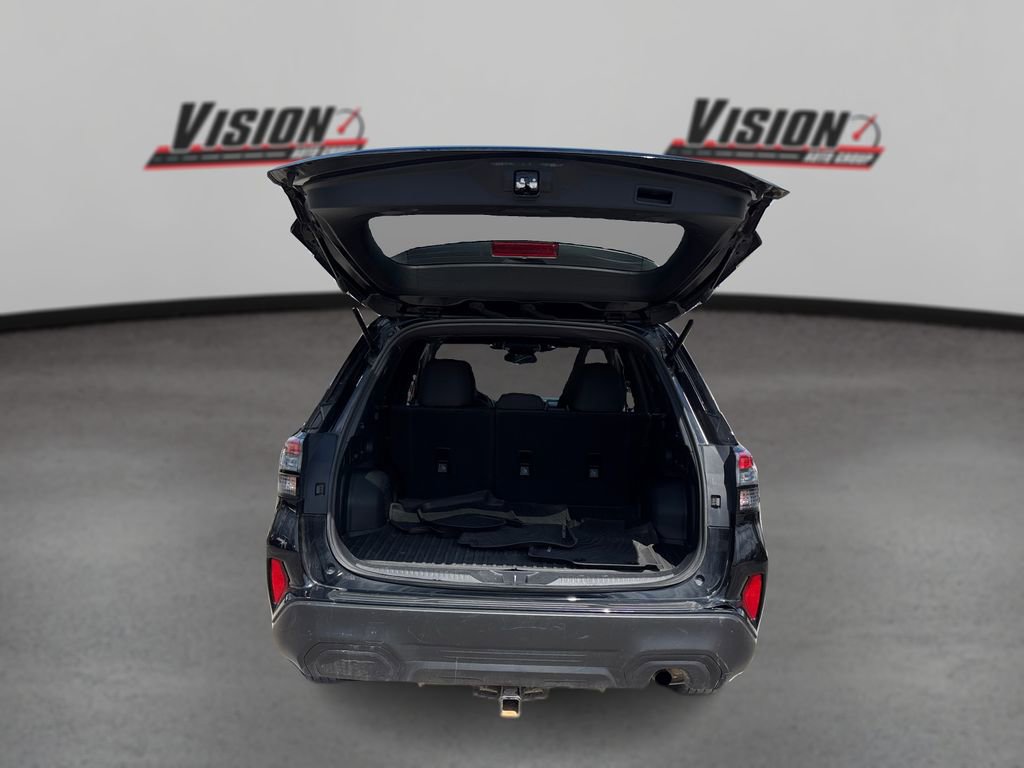 Used 2025 Subaru Forester Premium AWD/4WD image 11
