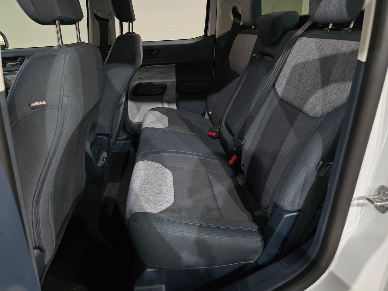 New 2025 Ford Maverick XLT image 32