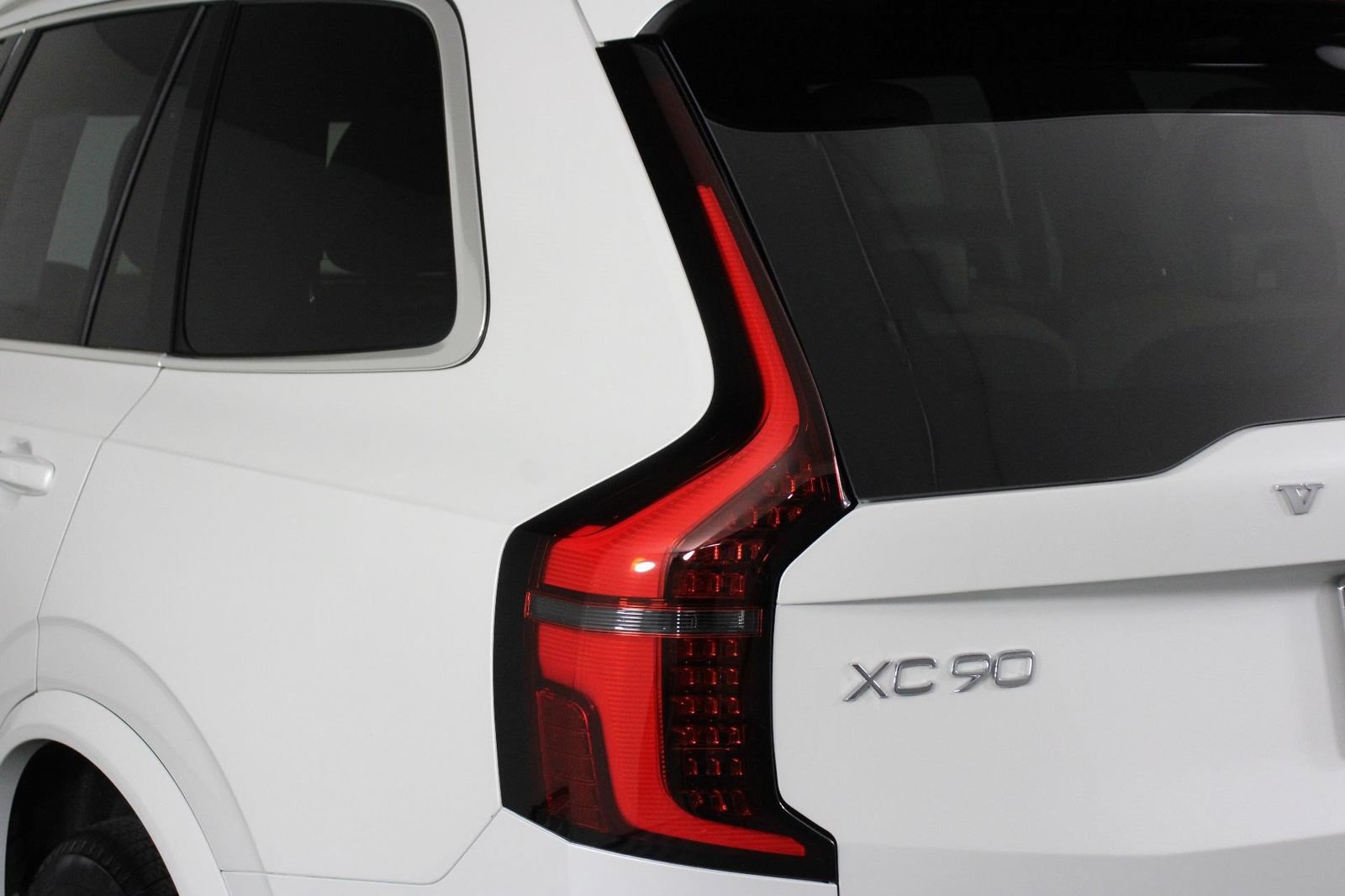 Certified 2026 Volvo XC90 B6 Plus w/ Protection Package Premier AWD/4WD image 18