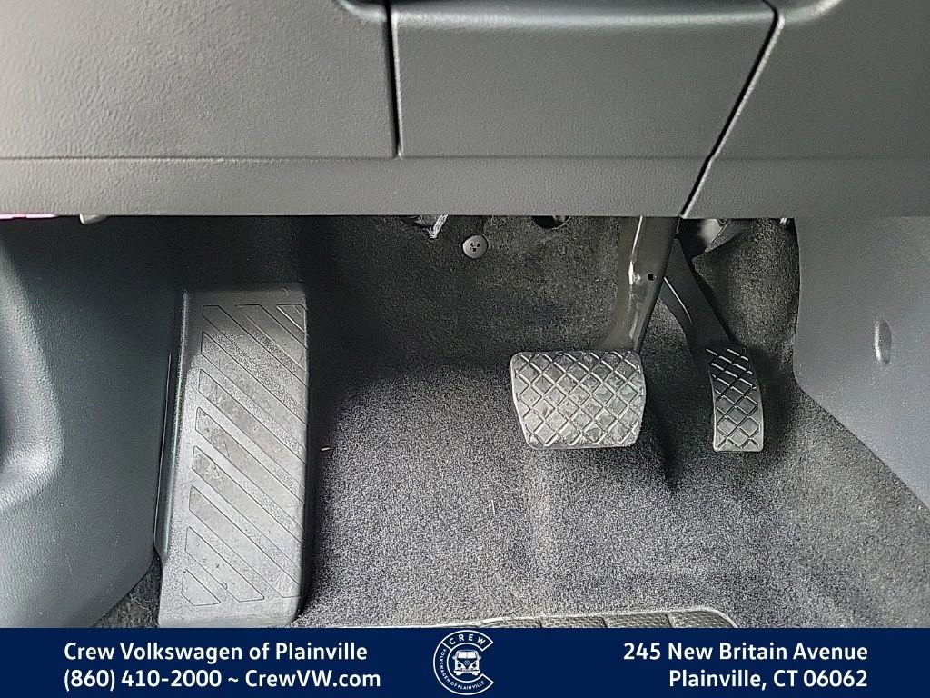 Certified 2022 Volkswagen Taos SEL image 40