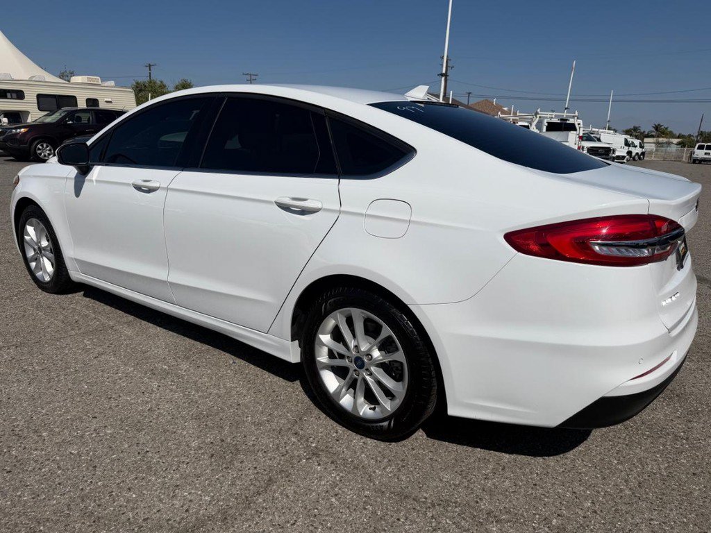 Used 2019 Ford Fusion SE FWD image 9