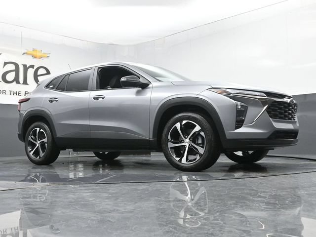 New 2026 Chevrolet Trax RS w/ Sunroof Package FWD image 2