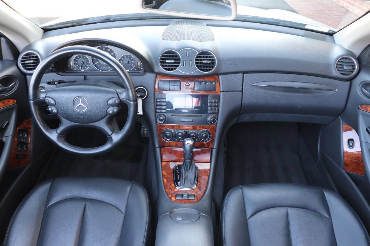 Used 2005 Mercedes-Benz CLK 320 Cabriolet image 37