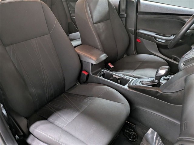 Used 2018 Ford Focus SE w/ SE Winter Package image 24
