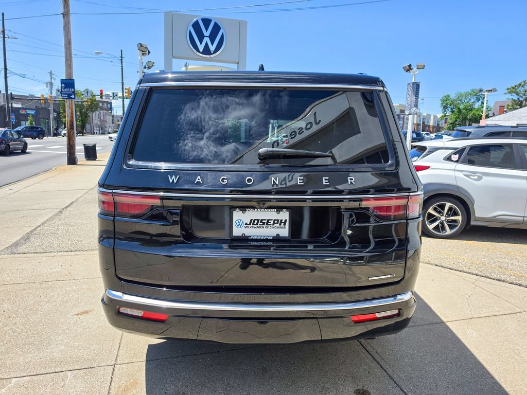 Used 2024 Jeep Wagoneer Series II w/ Flexible Seating Group AWD/4WD image 4