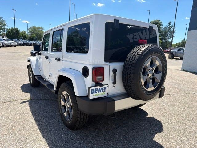 Used 2017 Jeep Wrangler Unlimited Sahara w/ Connectivity Group AWD/4WD image 3