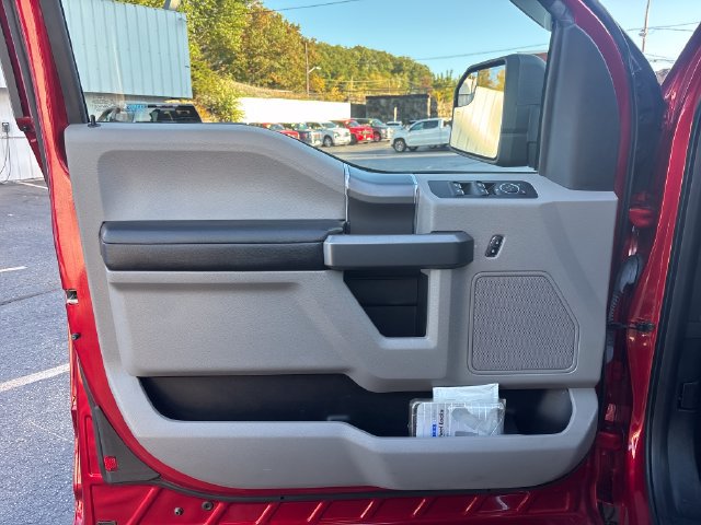 Used 2016 Ford F150 XLT w/ Equipment Group 302A Luxury AWD/4WD image 13