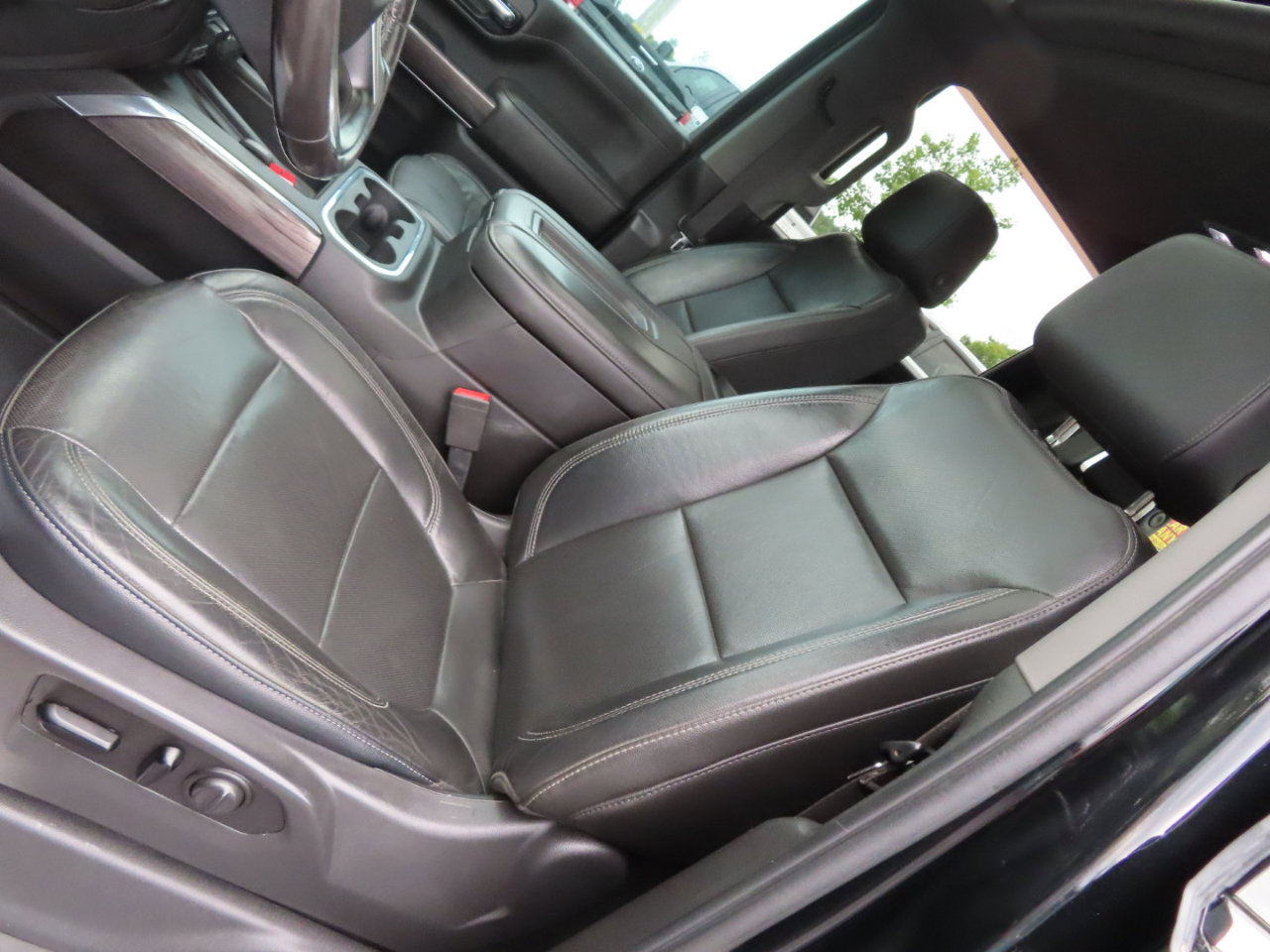 Used 2020 Chevrolet Silverado 2500 LTZ image 32