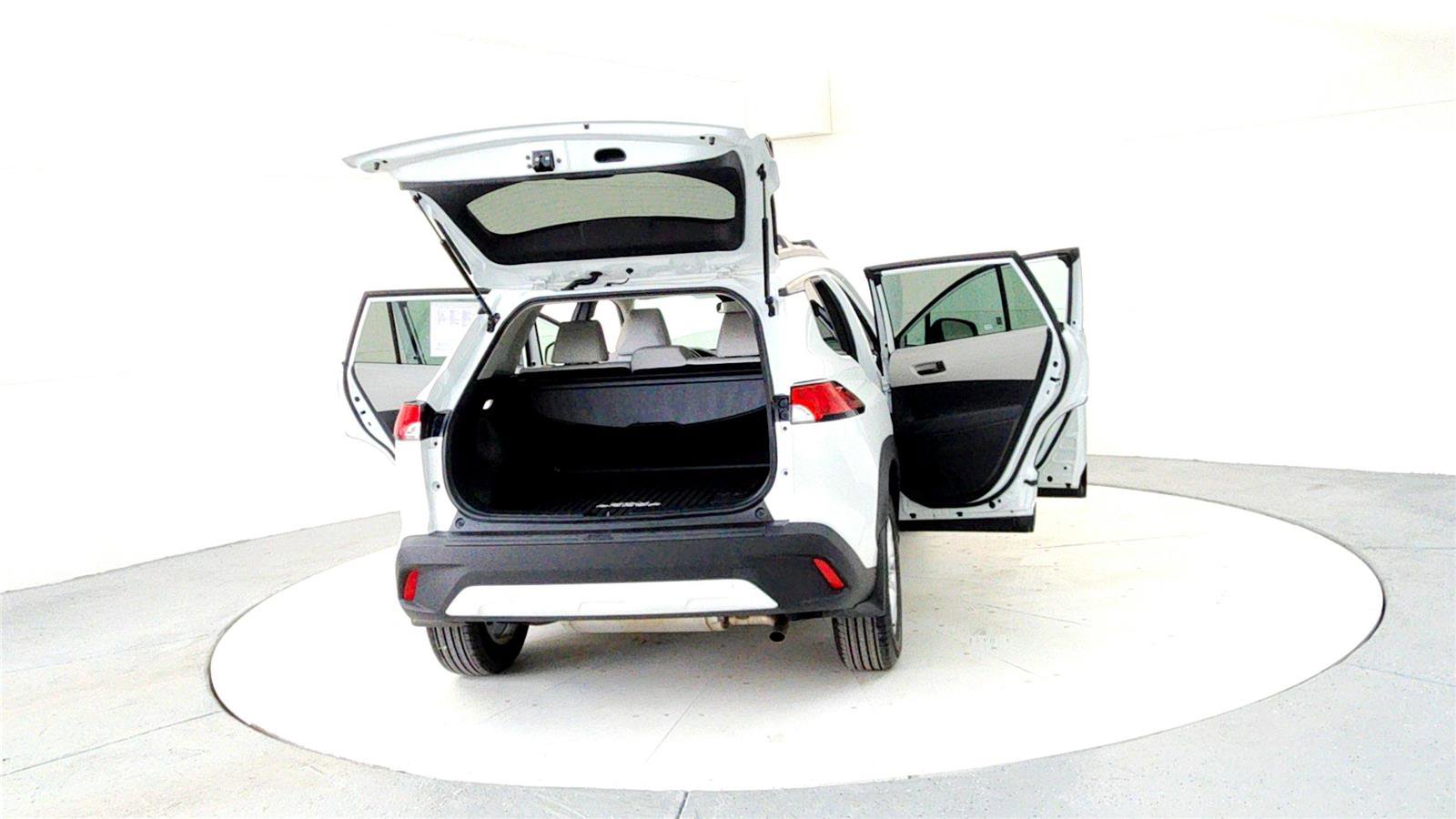 Certified 2023 Toyota Corolla Cross LE image 11