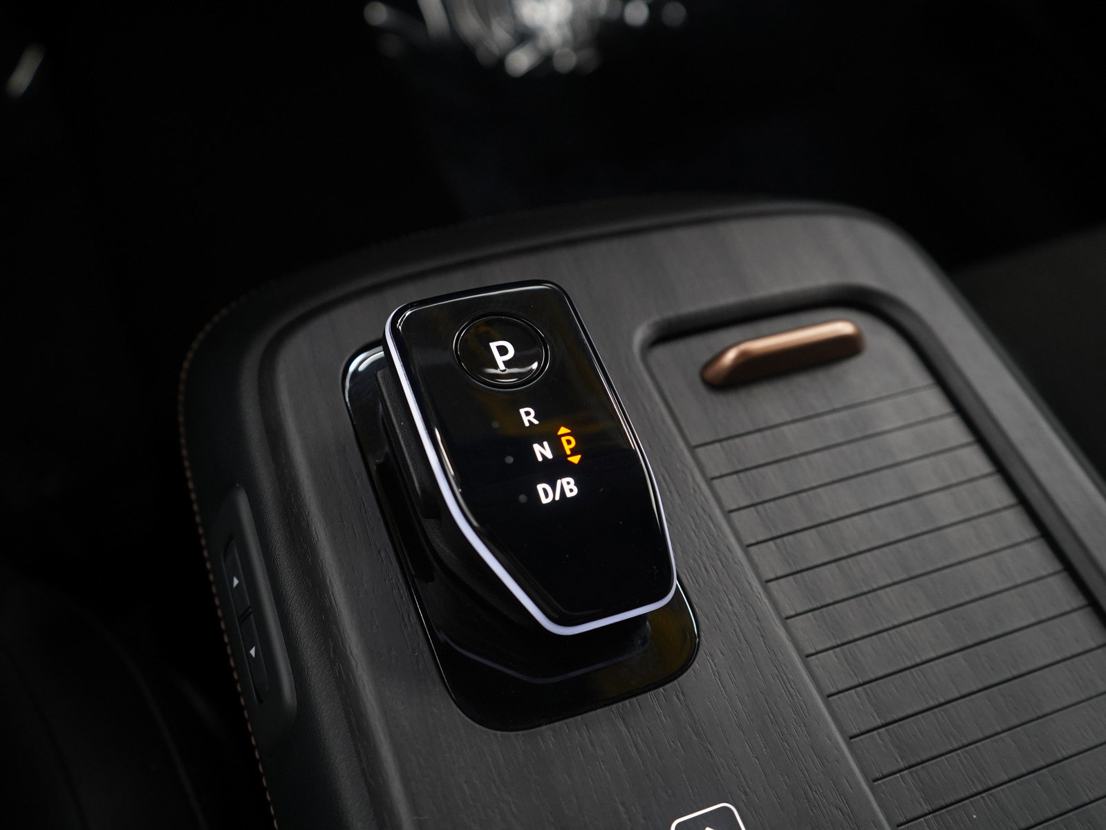 Used 2024 Nissan Ariya AWD image 22