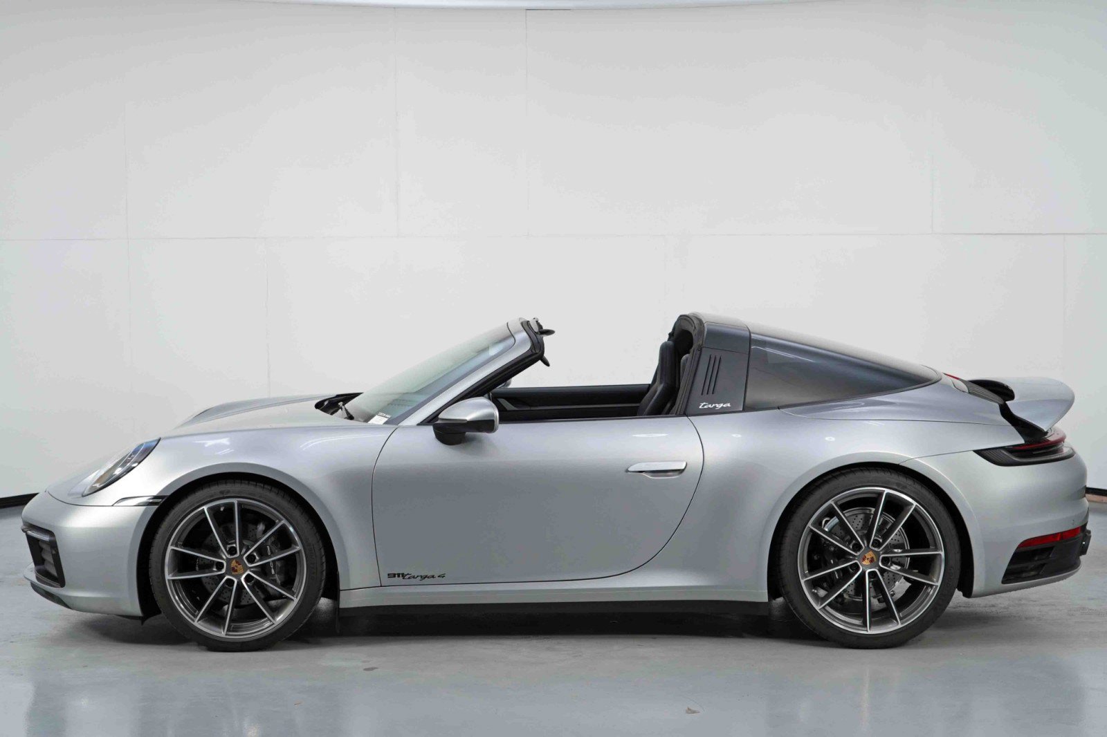 Used 2024 Porsche 911 Targa 4 w/ Premium Package image 45