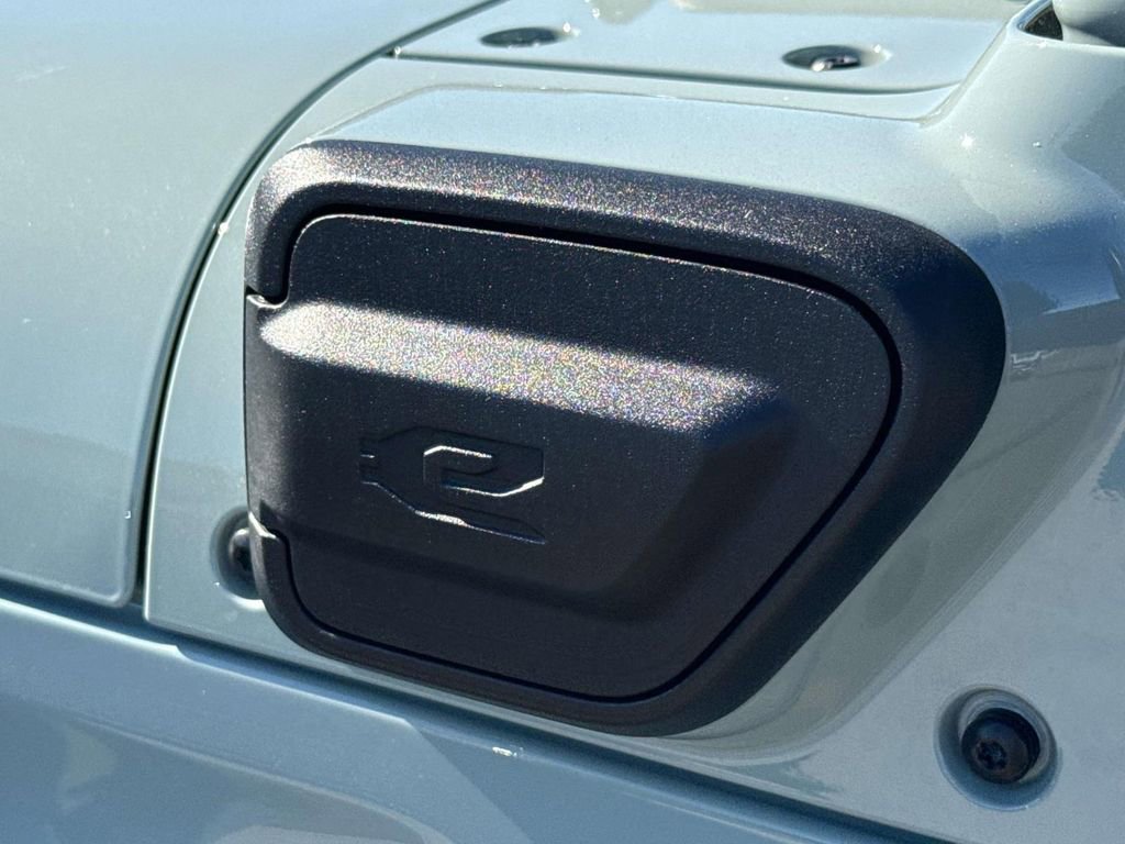 Used 2024 Jeep Wrangler Unlimited Sahara image 8