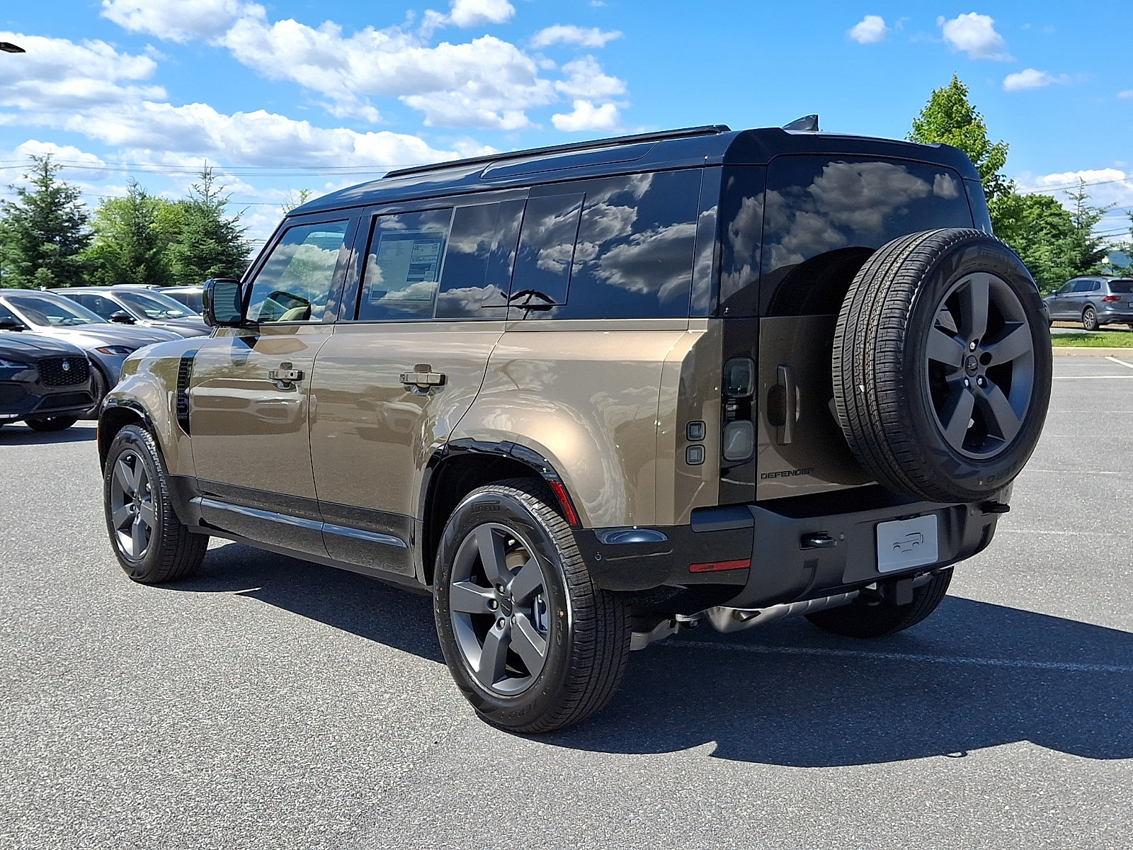 New 2026 Land Rover Defender 110 X-Dynamic SE AWD/4WD image 6