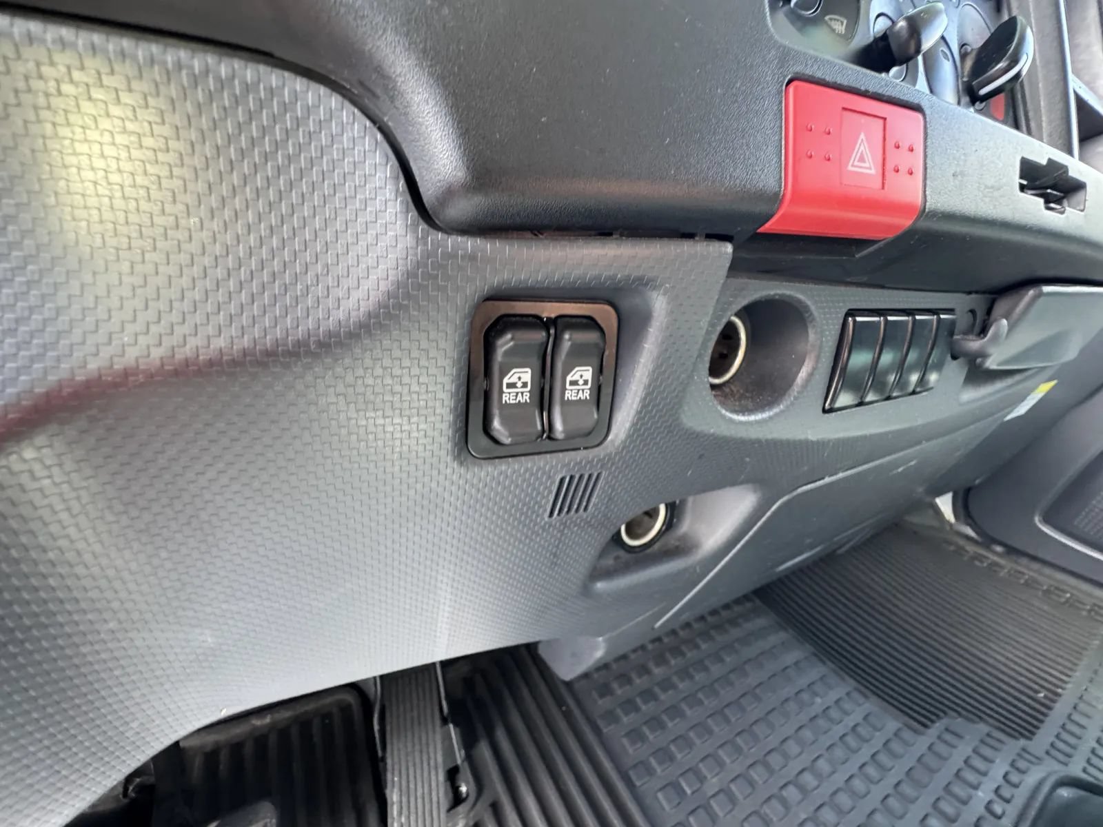 Used 2024 Isuzu NPR RWD image 26
