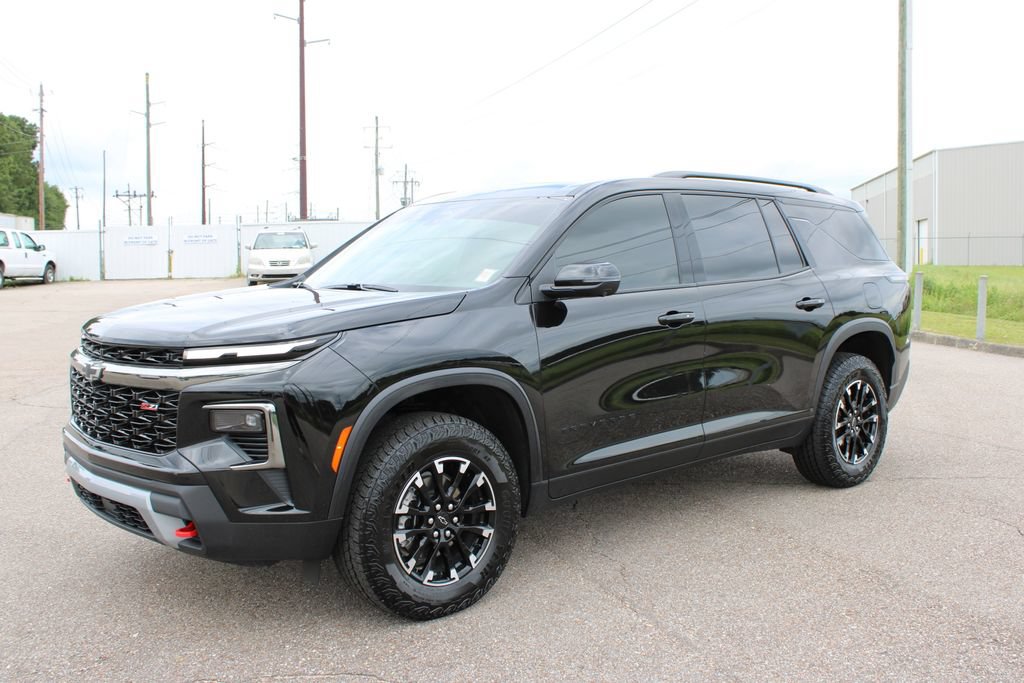 Used 2026 Chevrolet Traverse Z71 w/ Driver Confidence Package AWD/4WD image 2