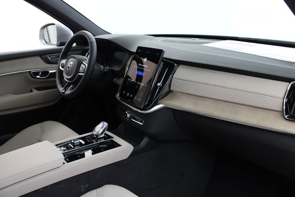 New 2026 Volvo XC90 B6 Plus w/ Protection Package Premier image 27