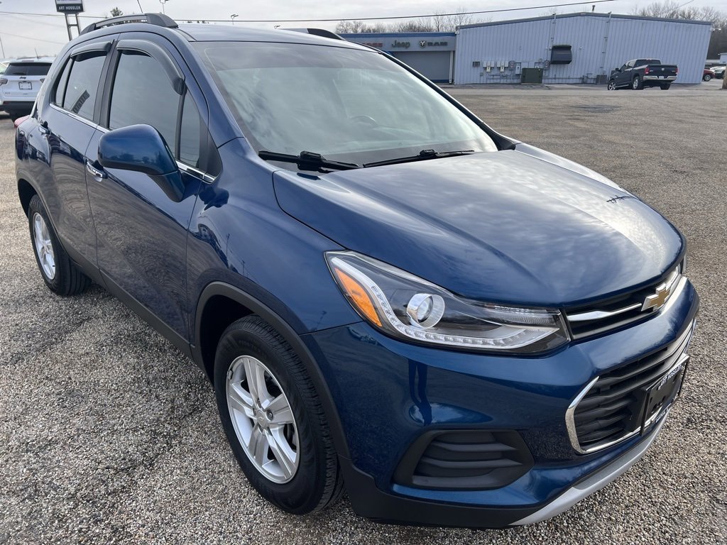 Used 2020 Chevrolet Trax LT w/ LT Convenience Package image 9
