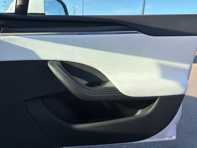 Used 2021 Tesla Model S Plaid image 8