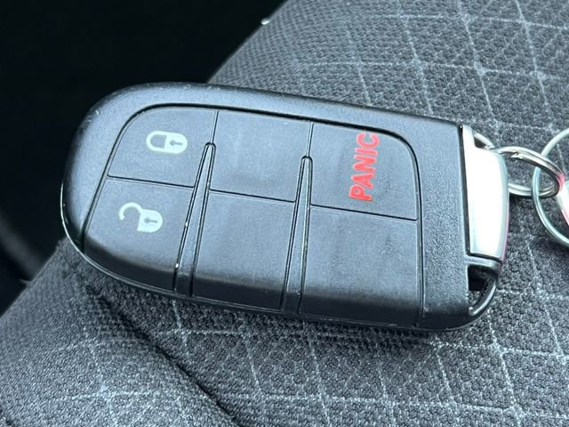 Used 2021 Jeep Grand Cherokee Laredo image 29