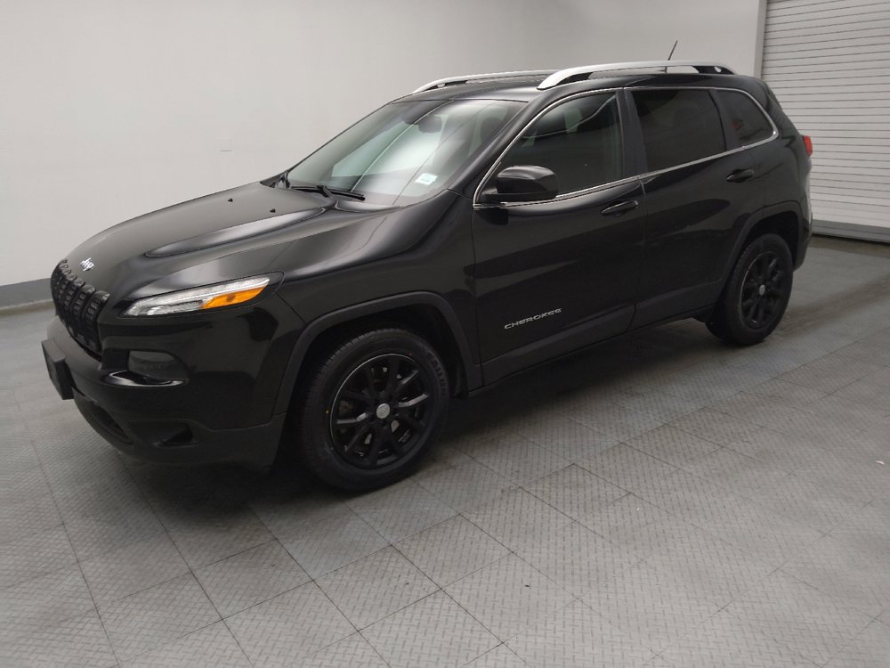Used 2016 Jeep Cherokee Latitude w/ Cold Weather Group image 2