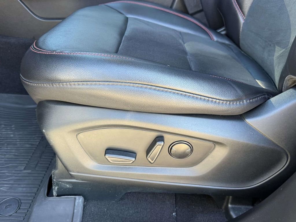 Certified 2023 Ford Explorer ST-Line w/ Class IV Trailer Tow Package image 18