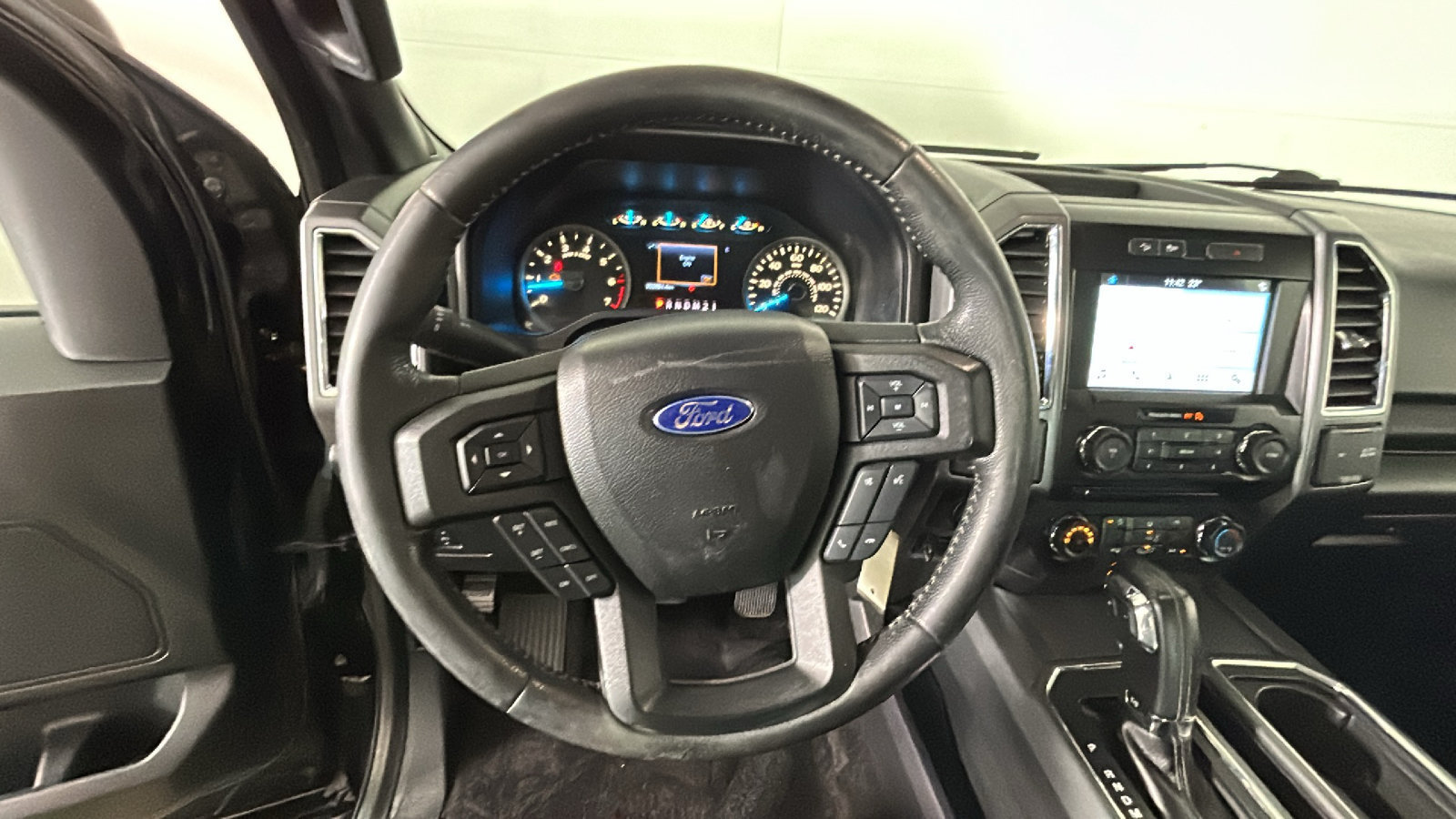 Used 2016 Ford F150 XLT w/ Equipment Group 302A Luxury AWD/4WD image 17