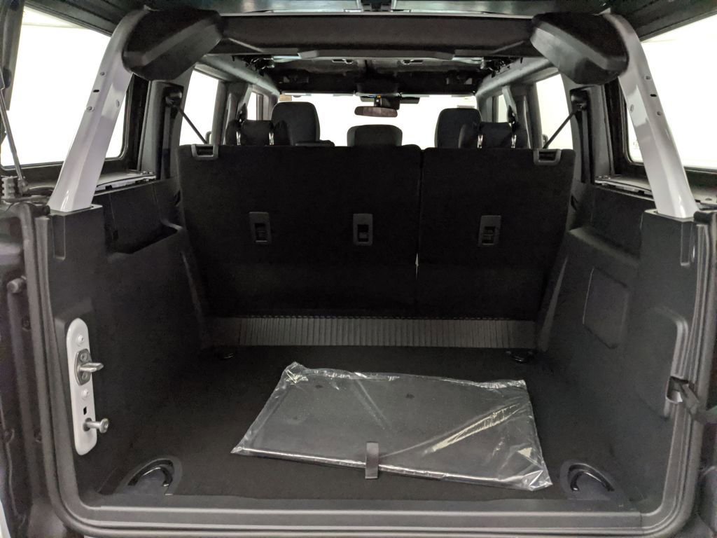 New 2025 Ford Bronco 4-Door image 24