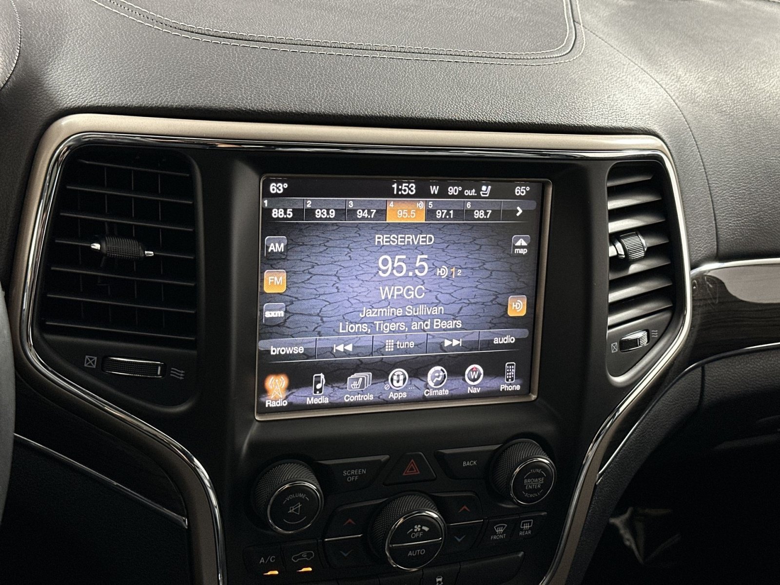 Used 2015 Jeep Grand Cherokee Overland AWD/4WD image 18