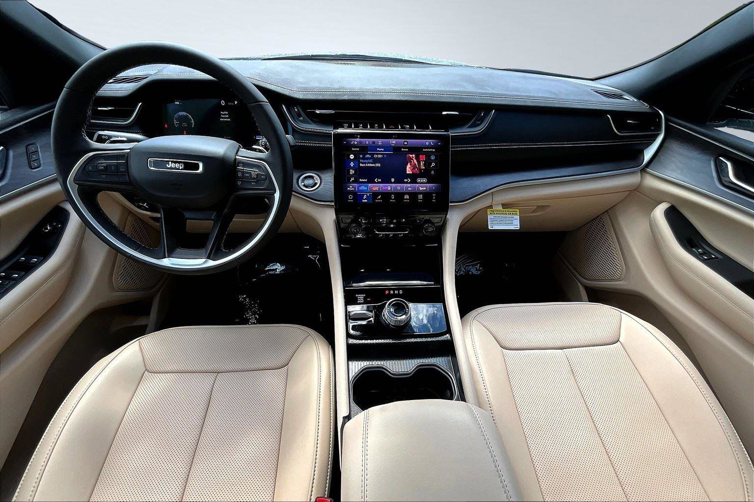 New 2025 Jeep Grand Cherokee Limited w/ Luxury Tech Group II image 6