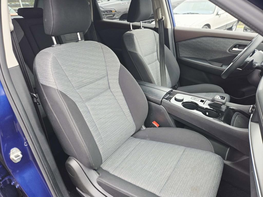 Used 2023 Nissan Rogue SV image 15