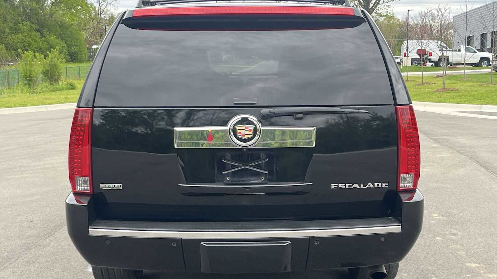 Used 2010 Cadillac Escalade ESV Luxury AWD/4WD image 19