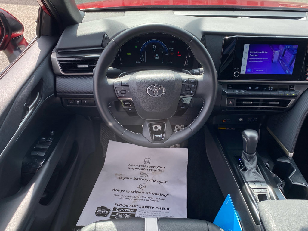 Used 2025 Toyota Camry SE image 8