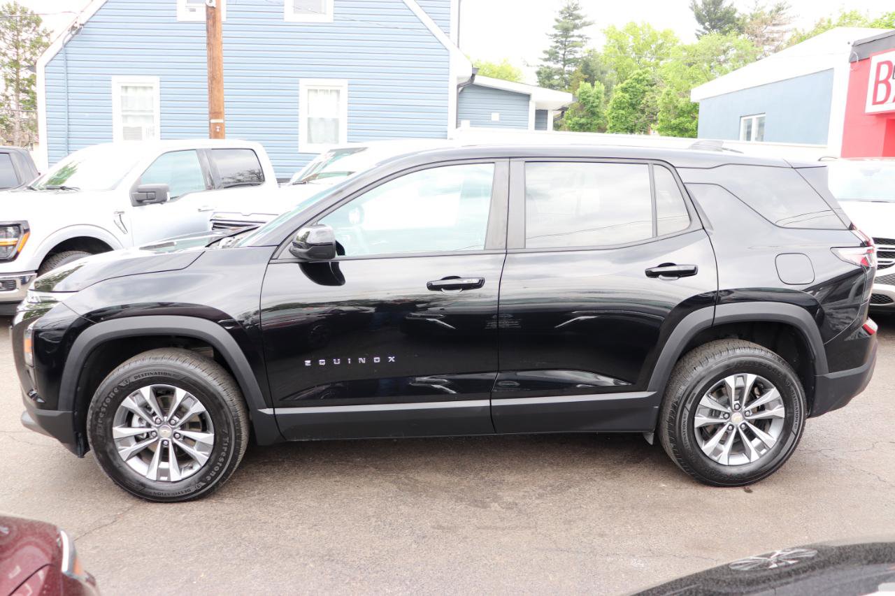 Used 2026 Chevrolet Equinox LT w/ Convenience Package II FWD image 2