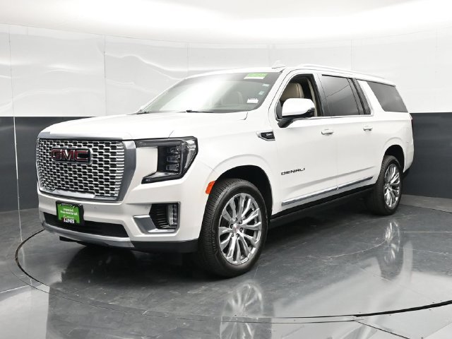 Used 2022 GMC Yukon XL Denali AWD/4WD image 8