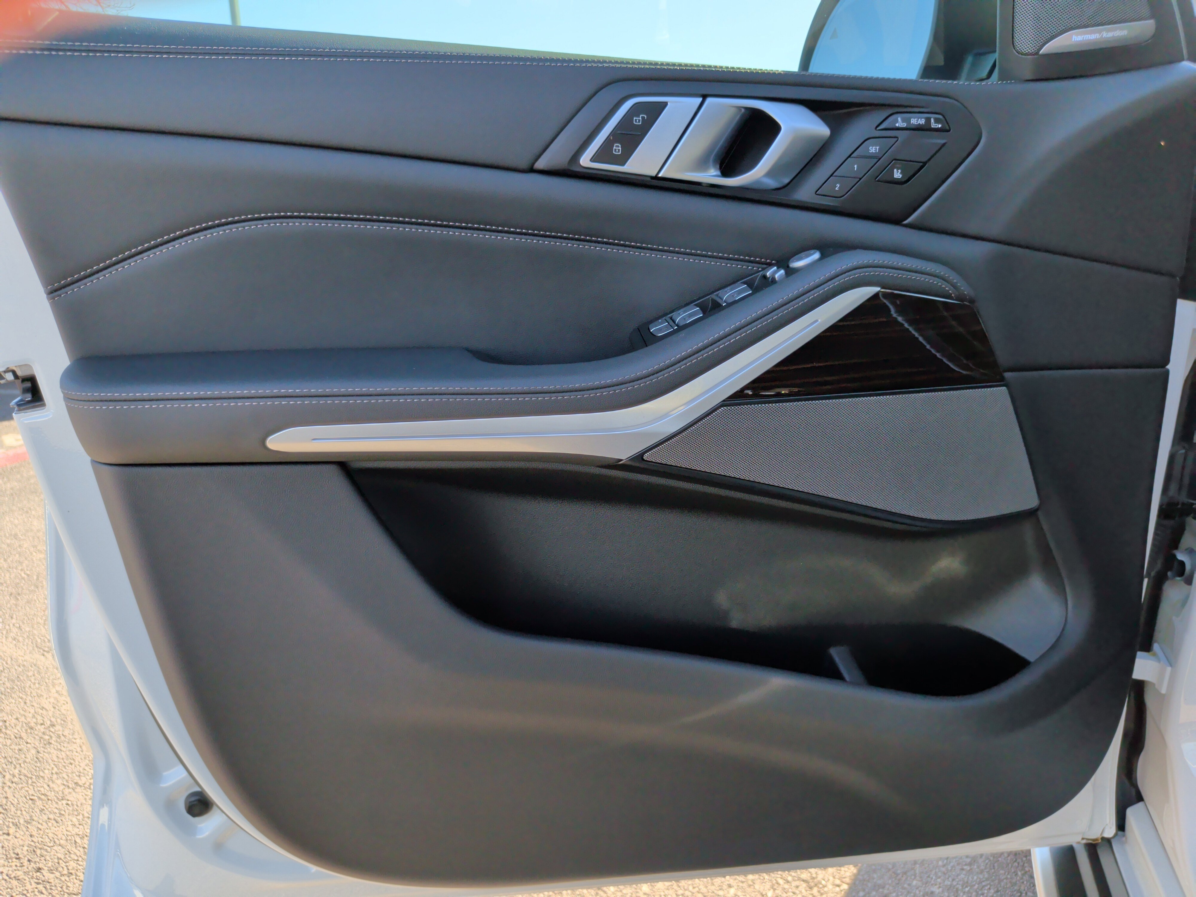 Certified 2024 BMW X7 xDrive40i w/ Premium Package image 30